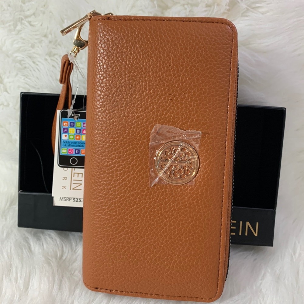 Women’s Cee Klein Zip Around Wallet Brown